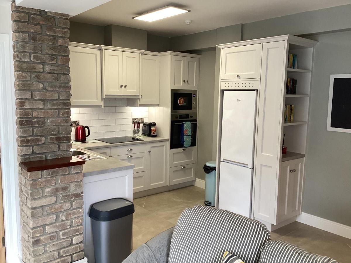 Roundstone Retreats Roundstone Harbour Lights Apartment Екстериор снимка