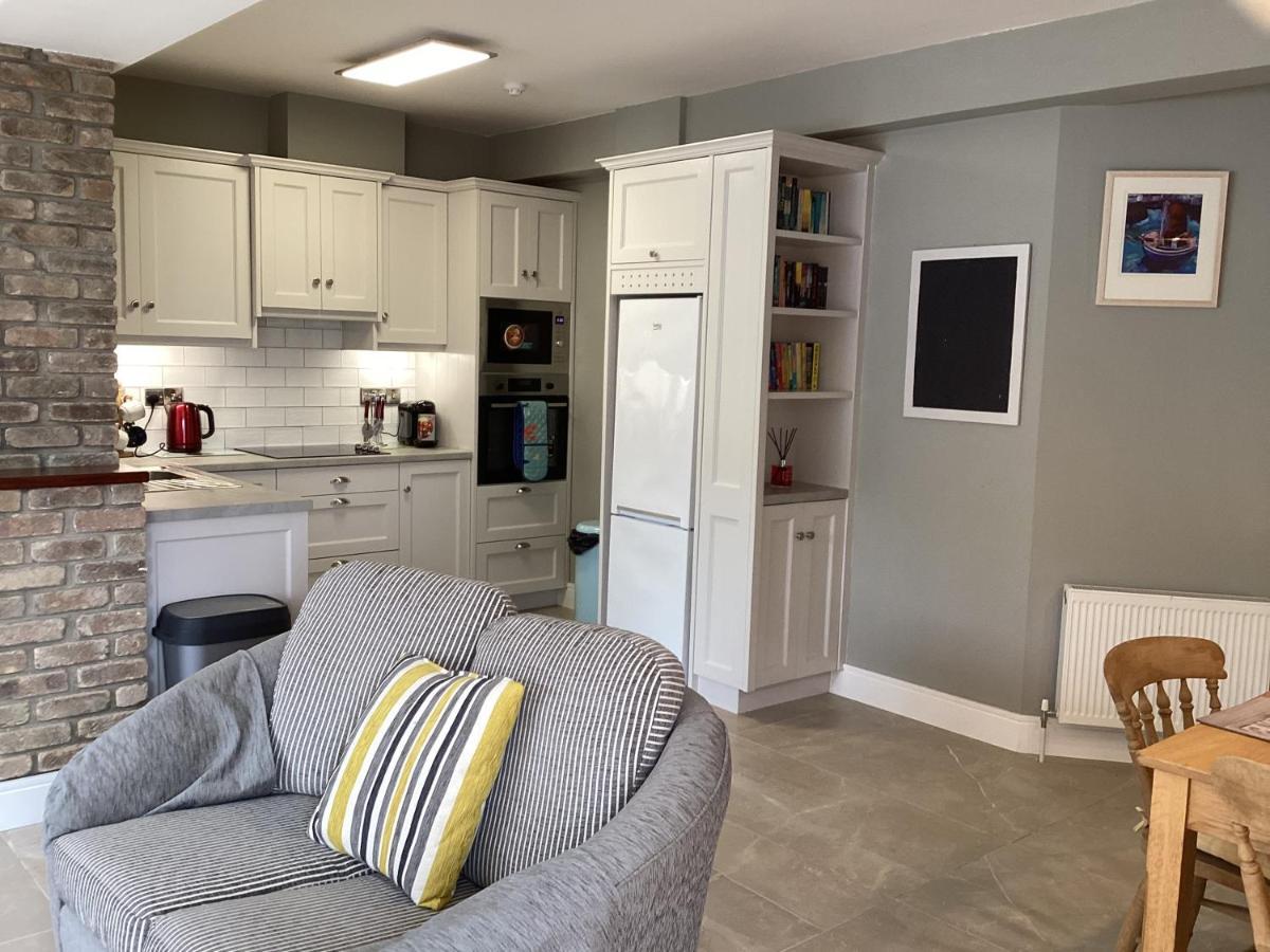Roundstone Retreats Roundstone Harbour Lights Apartment Екстериор снимка