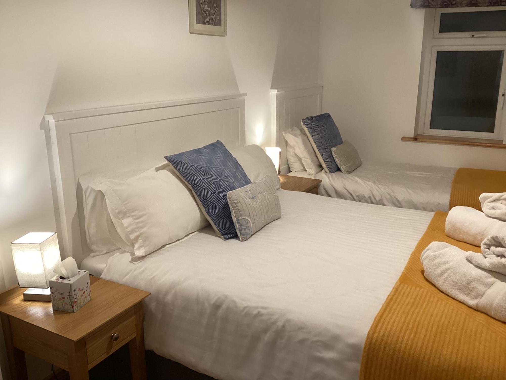Roundstone Retreats Roundstone Harbour Lights Apartment Екстериор снимка