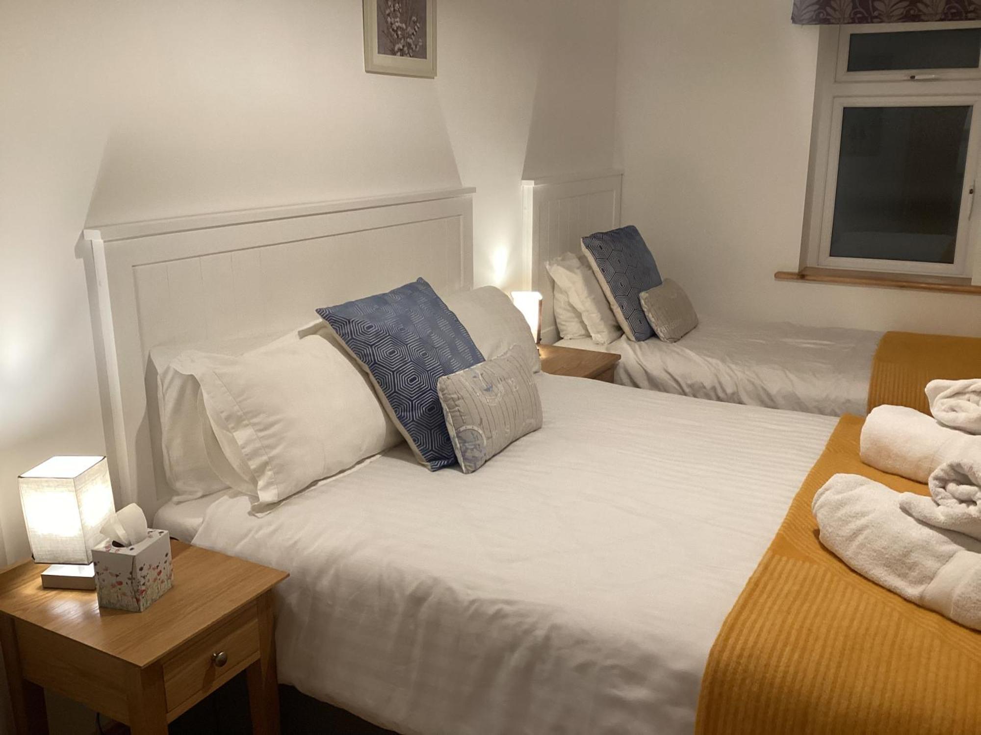 Roundstone Retreats Roundstone Harbour Lights Apartment Екстериор снимка